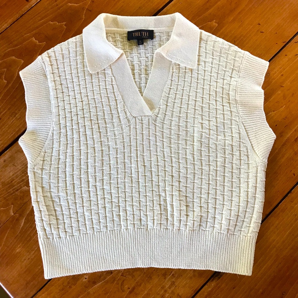 Women’s Knit Cream Sweater Vest - Collared - Boxy - Size Small
